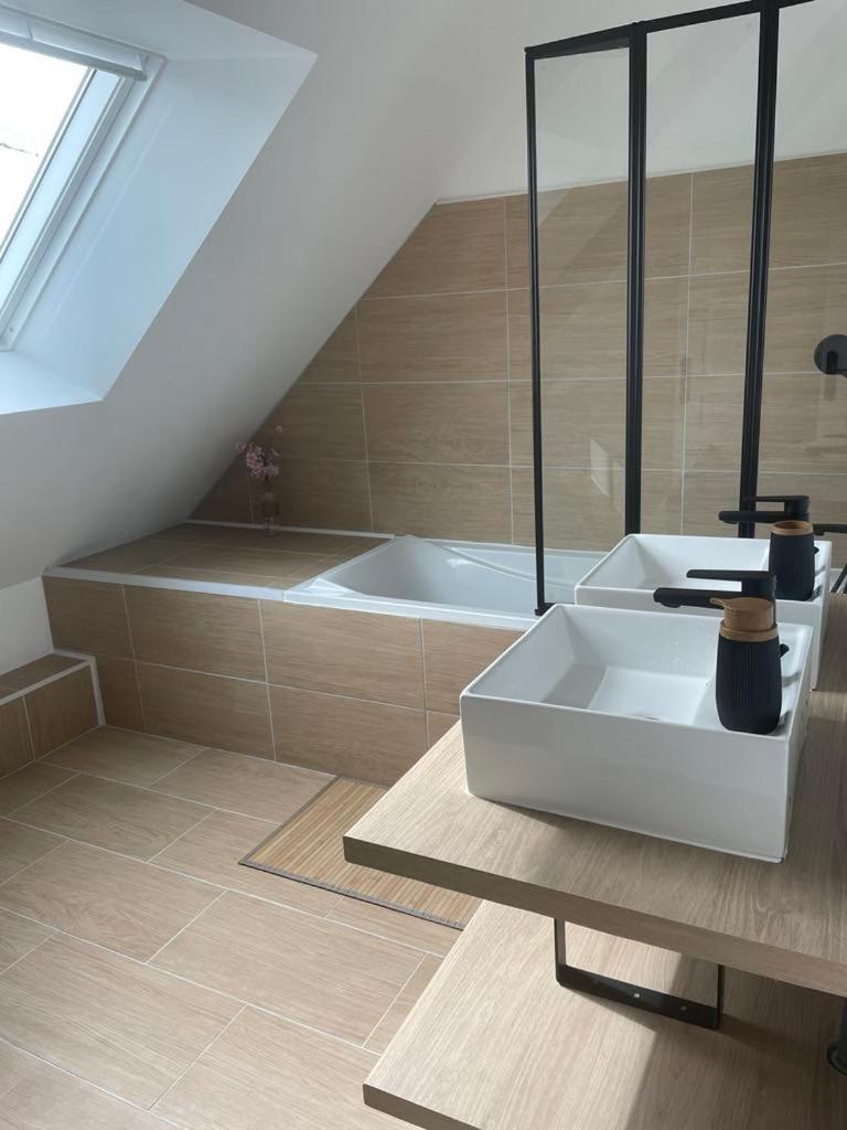 Chez Valentin 2 Homestay Surzur